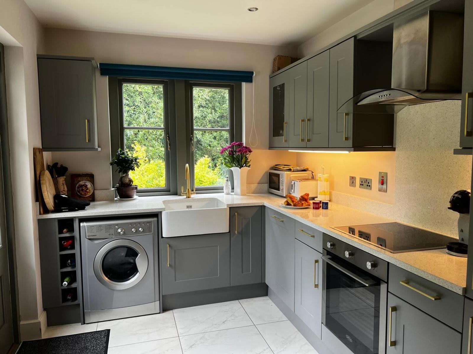 Chic Classy & Cosy At Lough Erne Golf Village And Resort Ballycassidy Екстериор снимка